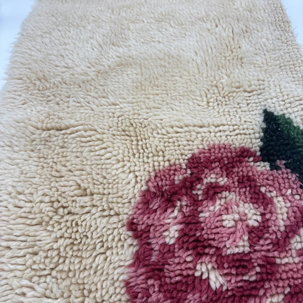 Vintage Latch Hook Red Cream Color Rug With Floral‎ Design